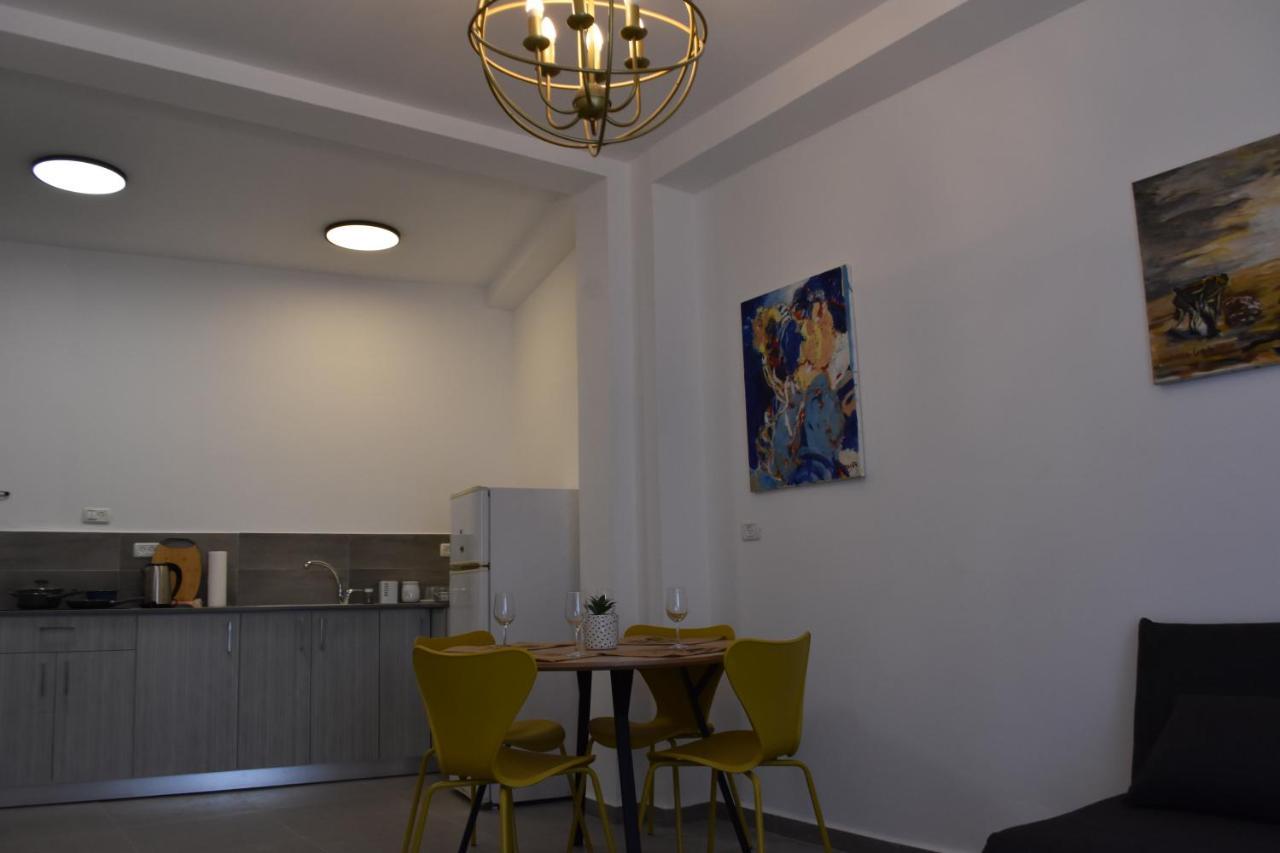 Luxury 2-Room Suite In The Center Of Downtown Haifa Exterior photo