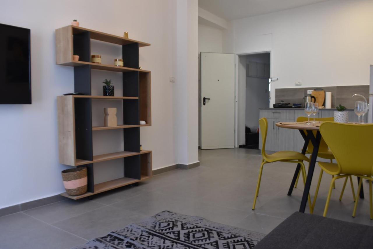 Luxury 2-Room Suite In The Center Of Downtown Haifa Exterior photo